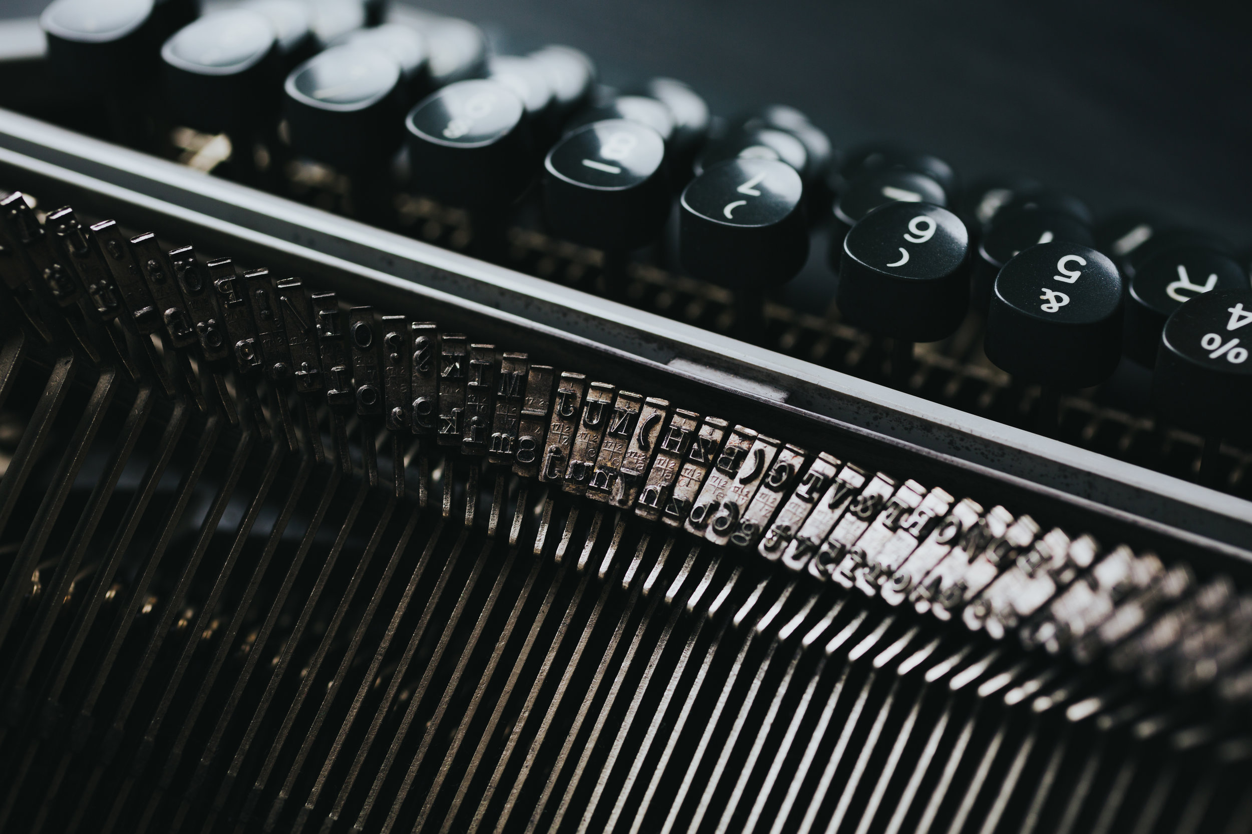 old-typewriter-series-PLE5YD7.jpg